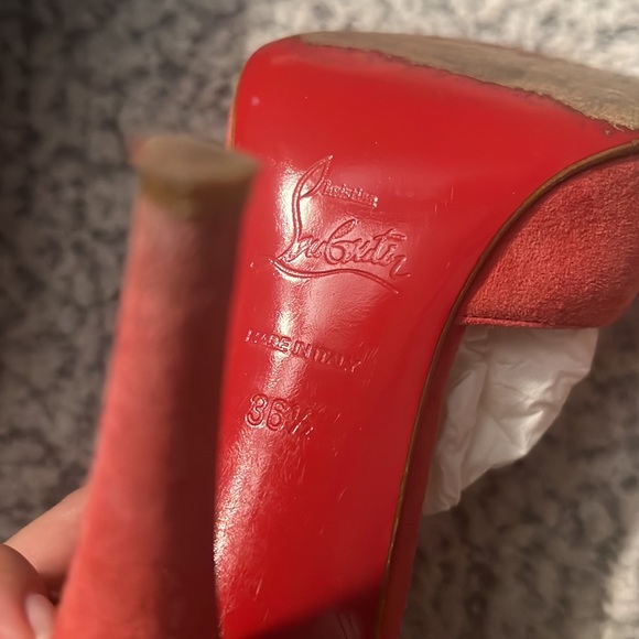 Christian Louboutin shoes 💗 - Picture 6 of 7